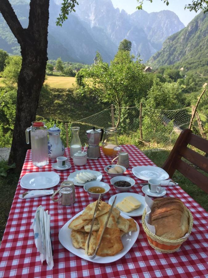 Bujtina Pllumi Theth Bed & Breakfast Exterior photo