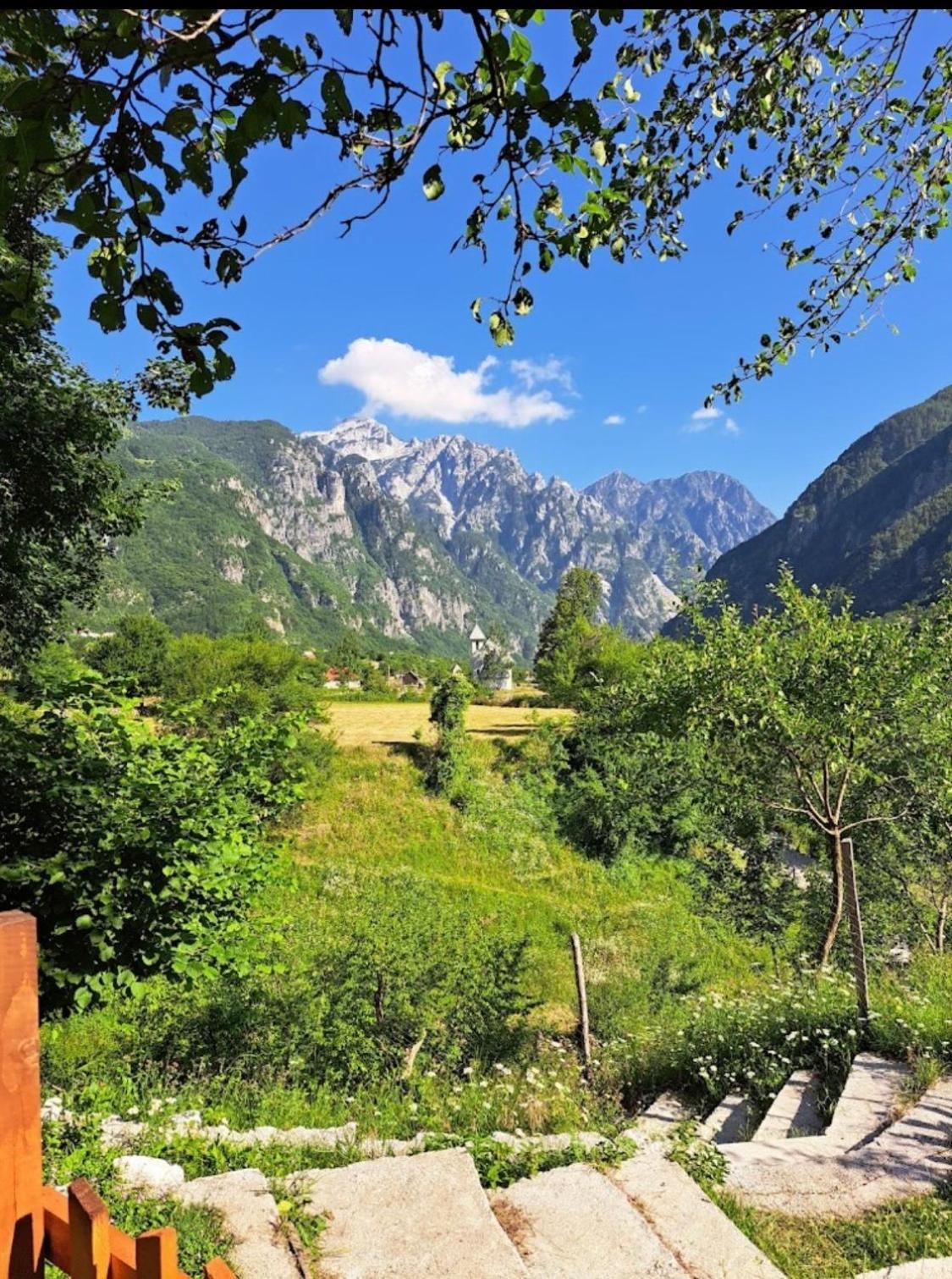 Bujtina Pllumi Theth Bed & Breakfast Exterior photo