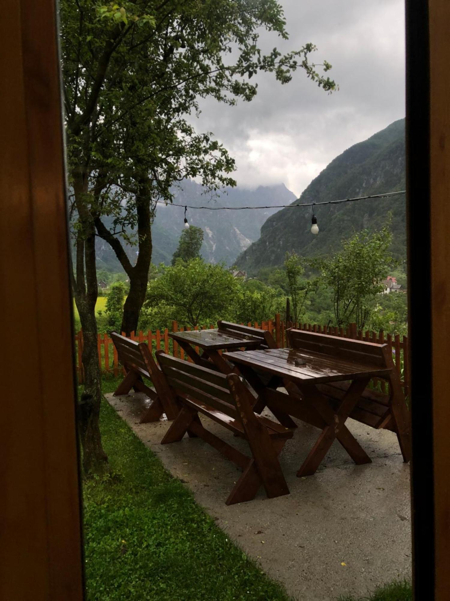 Bujtina Pllumi Theth Bed & Breakfast Exterior photo
