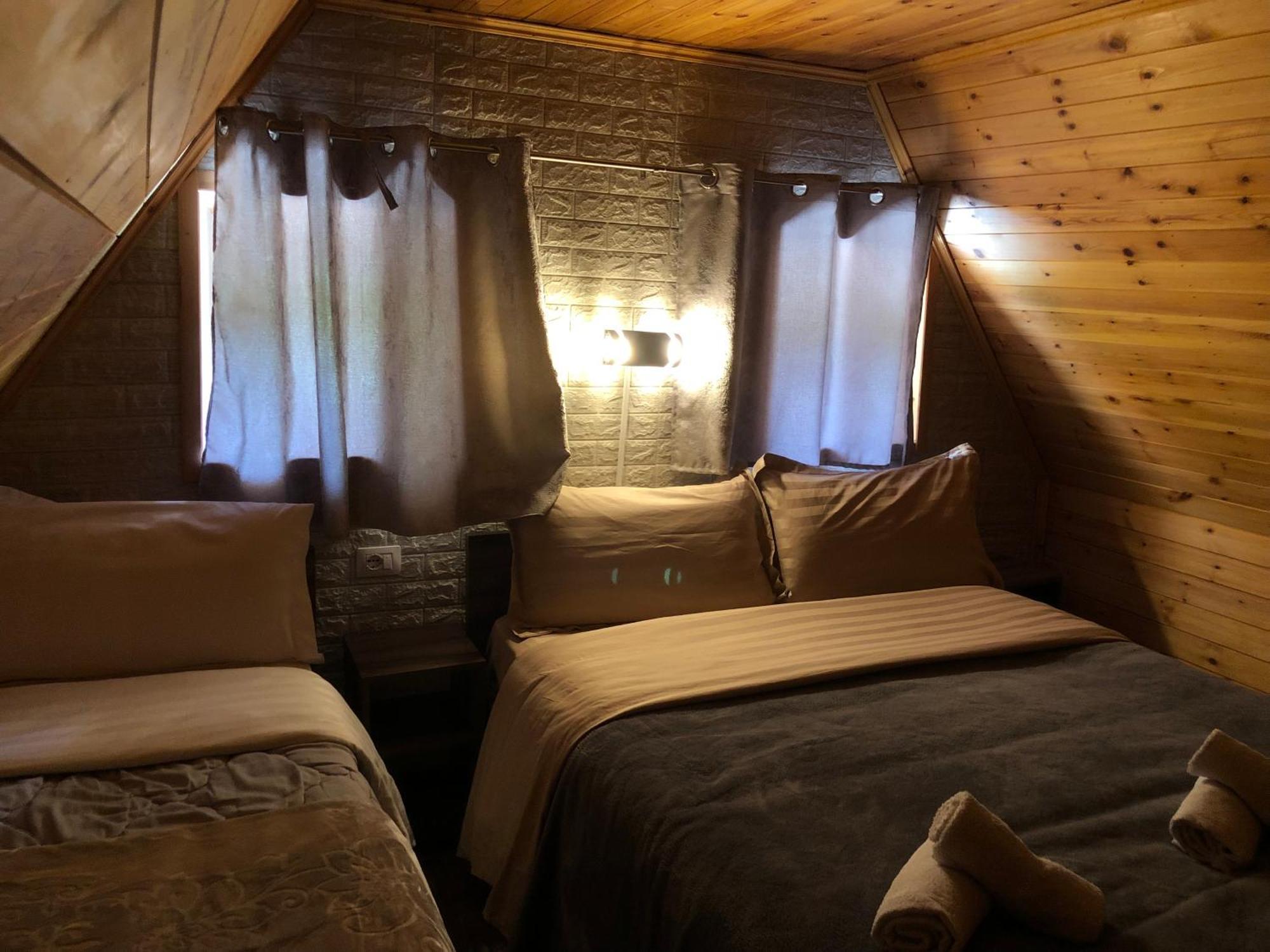 Bujtina Pllumi Theth Bed & Breakfast Exterior photo